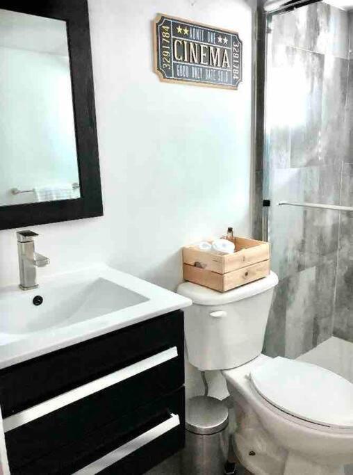Groveo6 10 Minutes From The Beach Miami Bagian luar foto